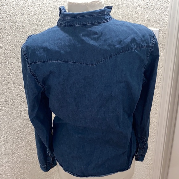 Gap Denim Women’s Western Button Down Shirt EUC - Picture 3 of 10